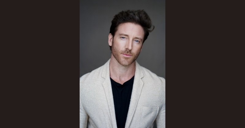 Alex Pychtin in vertical drama